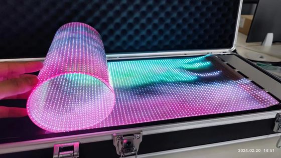 P10 RGB цветный светодиодный прозрачный пленочный экран Внутренний жесткий / гибкий светодиодный дисплейный экран