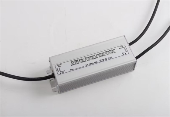 Высокоэффективное водонепроницаемое алюминиевое питание DC12V для светодиодного освещения